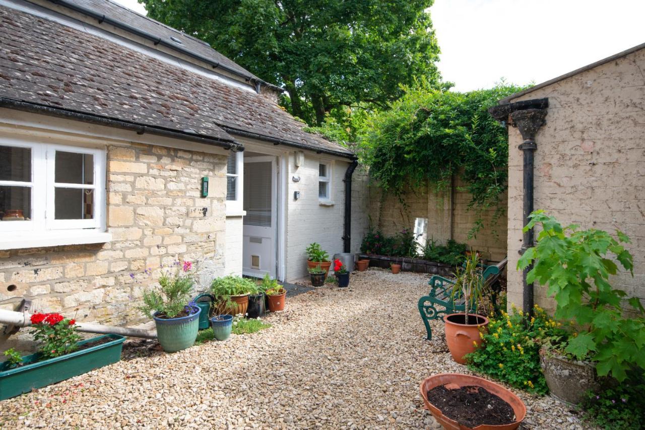 The Courtyard Cirencester Buitenkant foto
